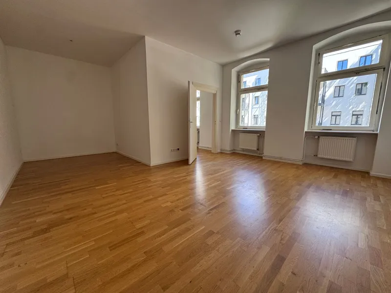 1 - Zimmerwohnung auf der Schönhauser Allee! — photo 1